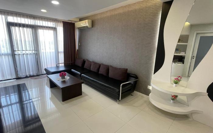 Riverbank Suites Unit 805