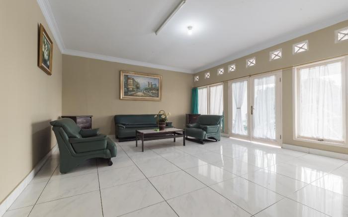 Urbanview Resort Anty Cisarua Tugu Puncak by RedDoorz