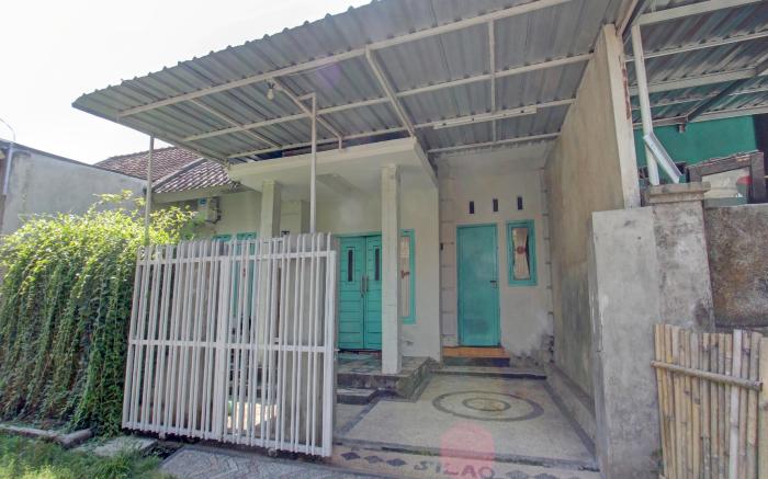 OYO 92825 Kamar Lombok