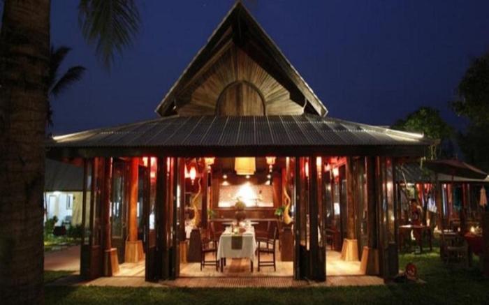 Chivaree Hotel and Resort