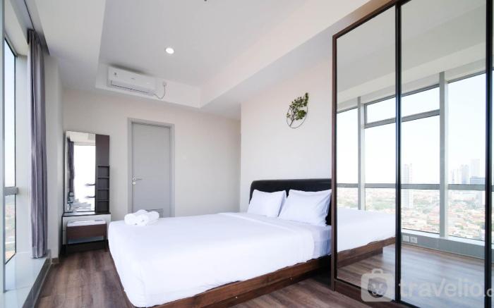 Beautiful 2BR Grand Sungkono Lagoon By Travelio