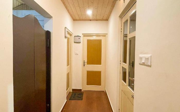 Uptown Cottage Deluxe Room- The Mall