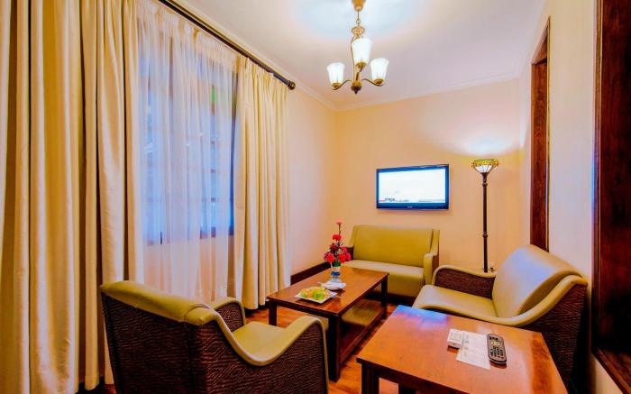 Protea Hotel Dar es Salaam Courtyard