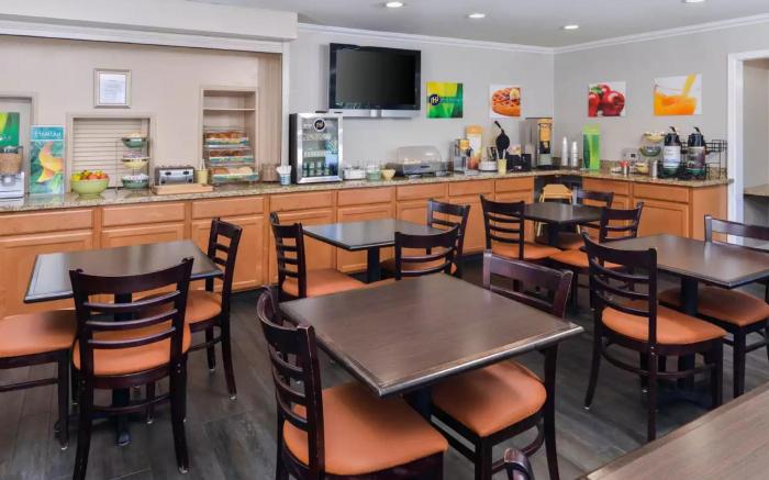 Hotel Nova SFO - A FairBridge Hotel