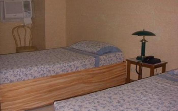 Plaza Maria Luisa Suites Inn