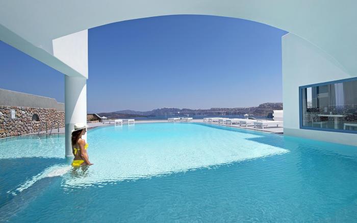 Acroterra Rosa Luxury Suites