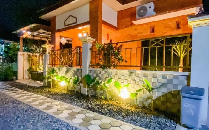 Villa Rose Tail