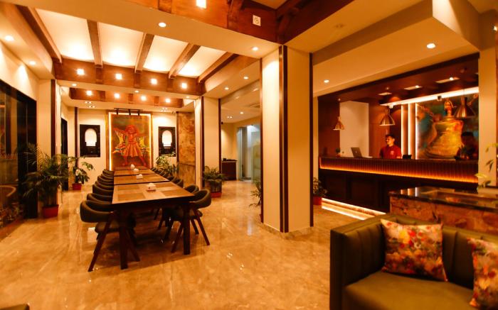 lakhey hotel 
