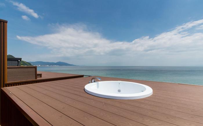 Namioto Terrace Suite Villa in AIGA