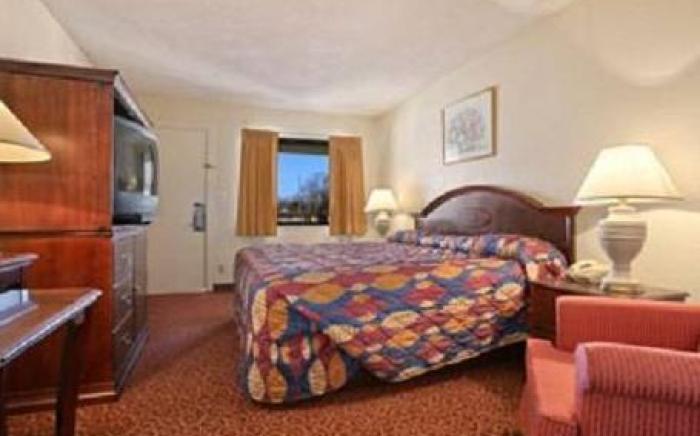 Park Hill Inn and Suites