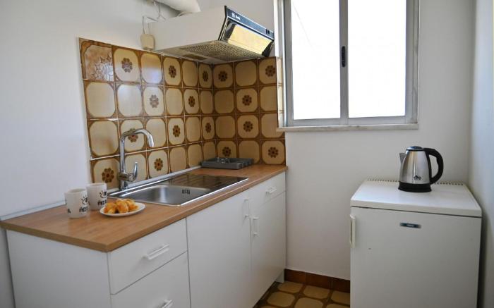 Helena Apartment with Sea View near Airport