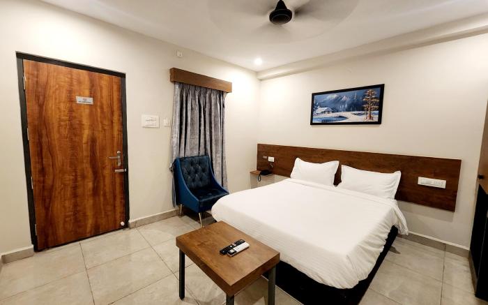 HOTEL PARK VARAAHI