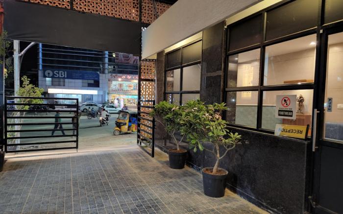 HOTEL PARK VARAAHI