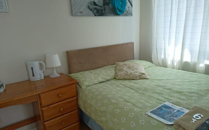 Double Room private shower room deg-yr
