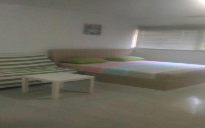 T8 Guest House Don Mueang Challenger triple room
