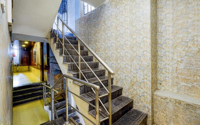 Hotel O Saligramam Chennai