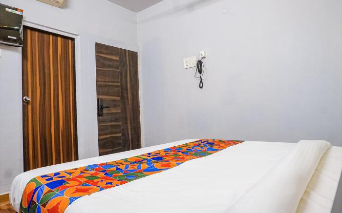 FabHotel Tan Square - Nr. Eon IT Park