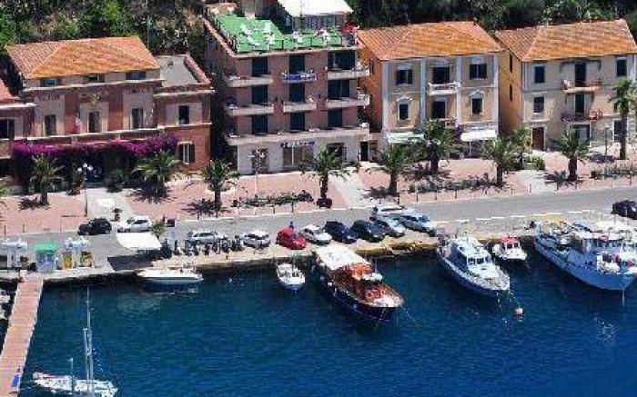 Hotel Belmare