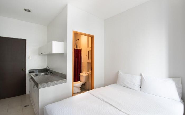 Clean & Affordable | Studio J308