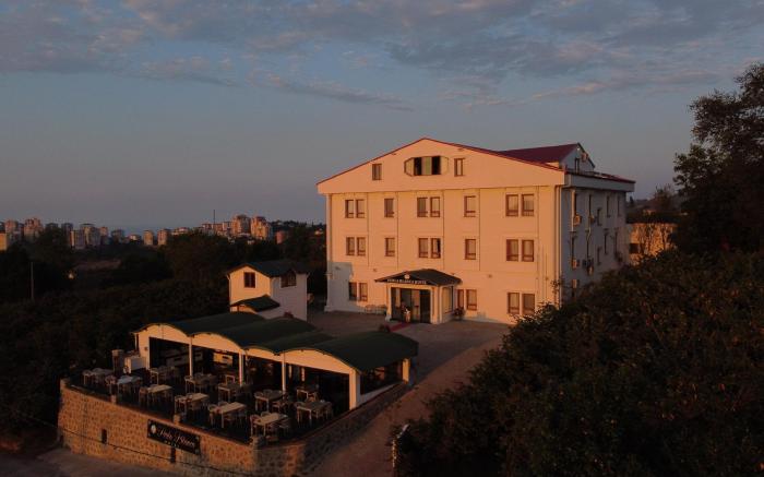 PERLA BLANCA HOTEL