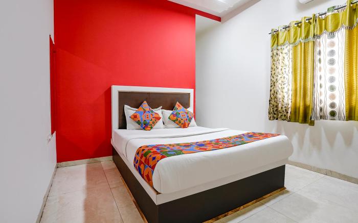 FabExpress Sai Lodging - Nashik Railway Station