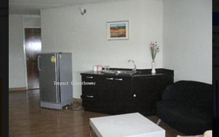 Chan Kim Don Mueang Guest House, free parking space and free Wifi