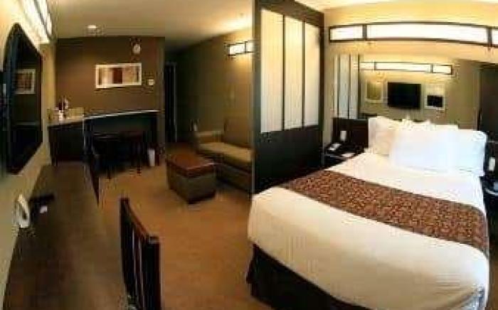 Microtel Inn & Suites - Triadelphia
