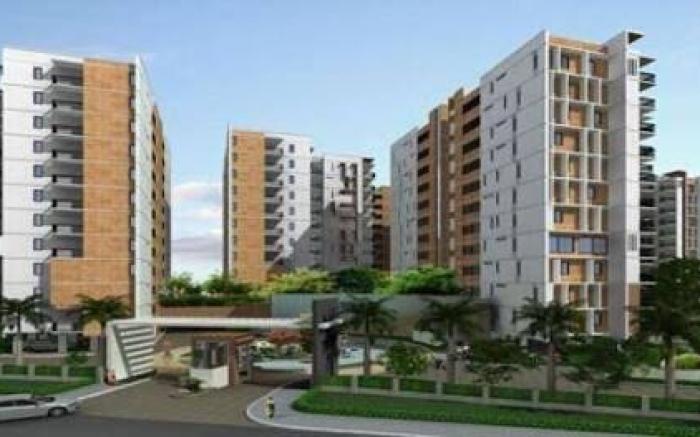 Luxury/Posh 3 BR Apt Airport Take off Landing View