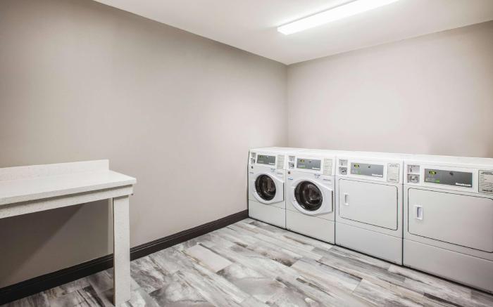 La Quinta Inn & Suites by Wyndham Baton Rouge - Port Allen