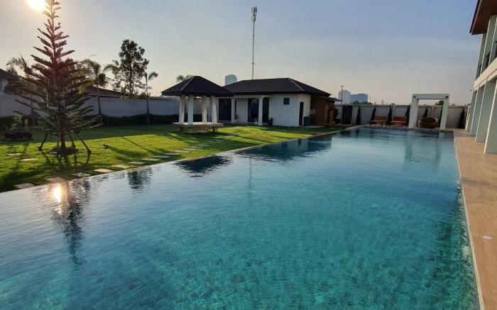 Far Beach House Cha Am