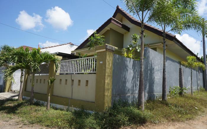SPOT ON 92992 Kost Amantu