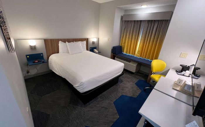 Microtel Inn & Suites by Wyndham Charlotte/Northlake