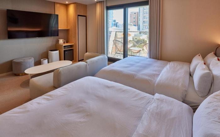 Pohang Brown Dot Terrace Pohang Terminal branch