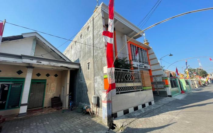 SPOT ON 93035 Karman's Sari Homestay Syariah