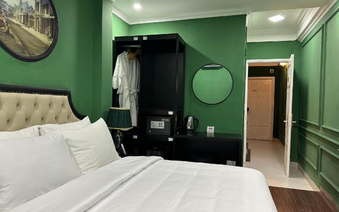 Madelise Adora Hotel and Travel