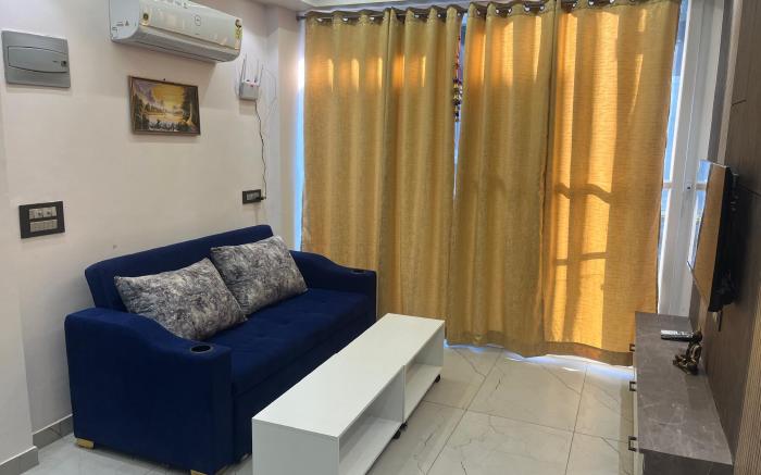 Luxury 2BHK Flat 2 Baths 3AC  Lift Parking Kitchen