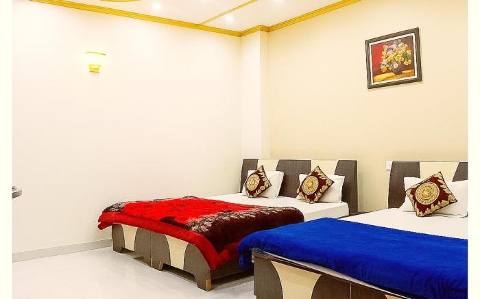 Goroomgo New Ashiyana Palace Near Railway Station Varanasi