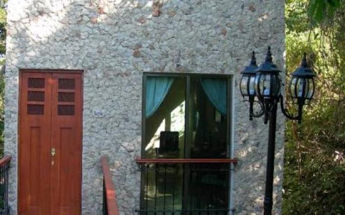 Casa Del Maya Bed & Breakfast