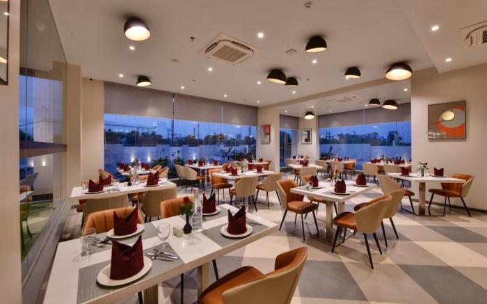 Click Hotel Pithampur