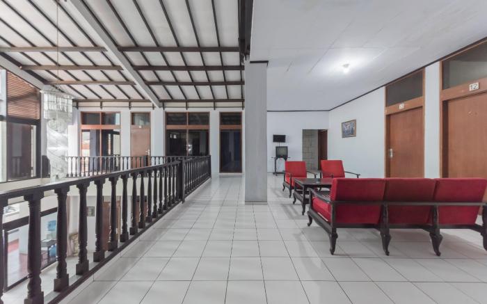RedDoorz Syariah near Taman Kota Kuningan