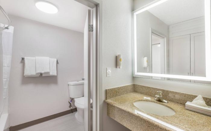 Comfort Inn & Suites Arlington Heights - Buffalo Grove