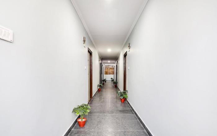 Super Townhouse De Alphabet Hotel Kukatpally Nexus Mall