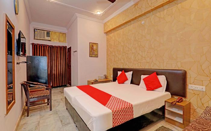 OYO 817378 Hotel Anant