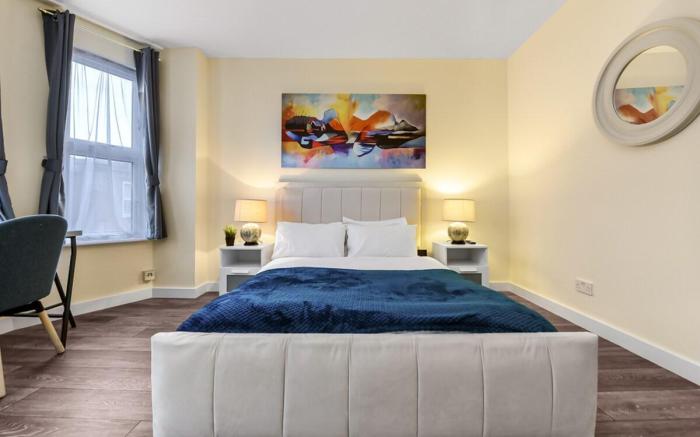 Awesome 2 Bed Flat Surrey Quays Free Parking