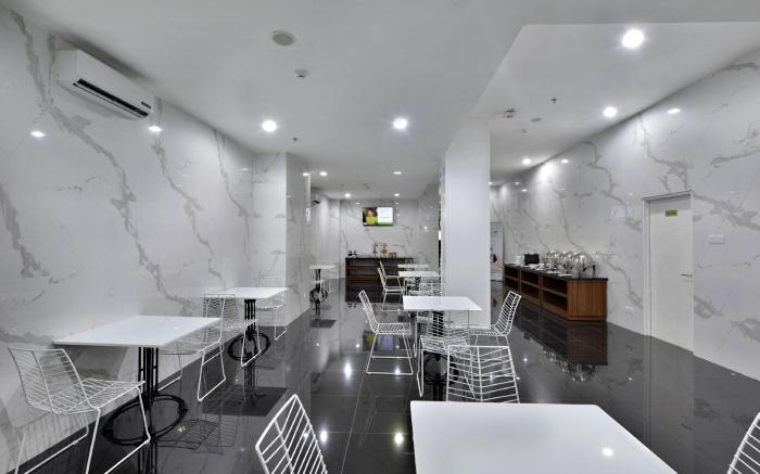 Whiz Hotel Falatehan Jakarta