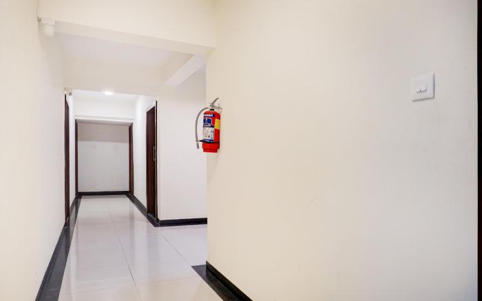 Super Collection O Mundhwa Chowk formerly Opal Suites