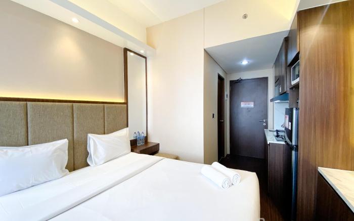 Studio Cozy Transpark Juanda Bekasi By Travelio