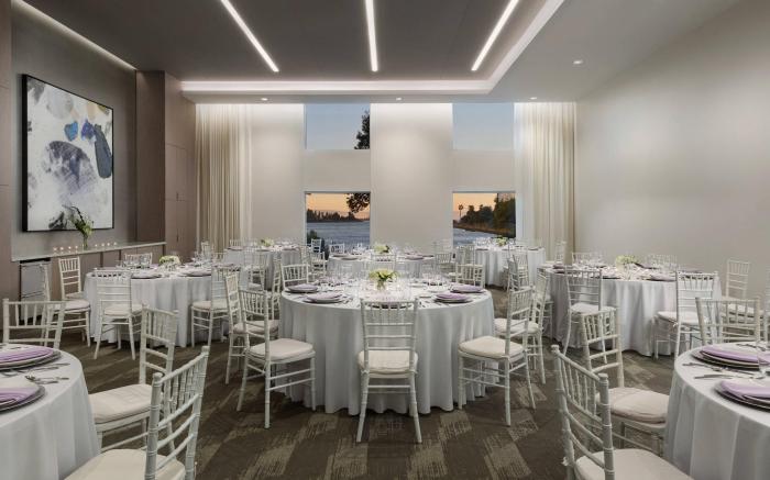 AC Hotel San Francisco Airport/Oyster Point Waterfront