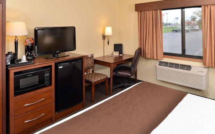 AmericInn by Wyndham Fergus Falls - Conference Center