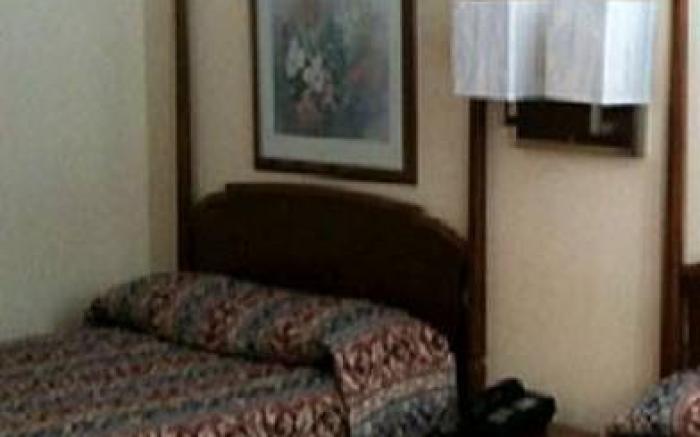 Evergreen Inn and R.V.